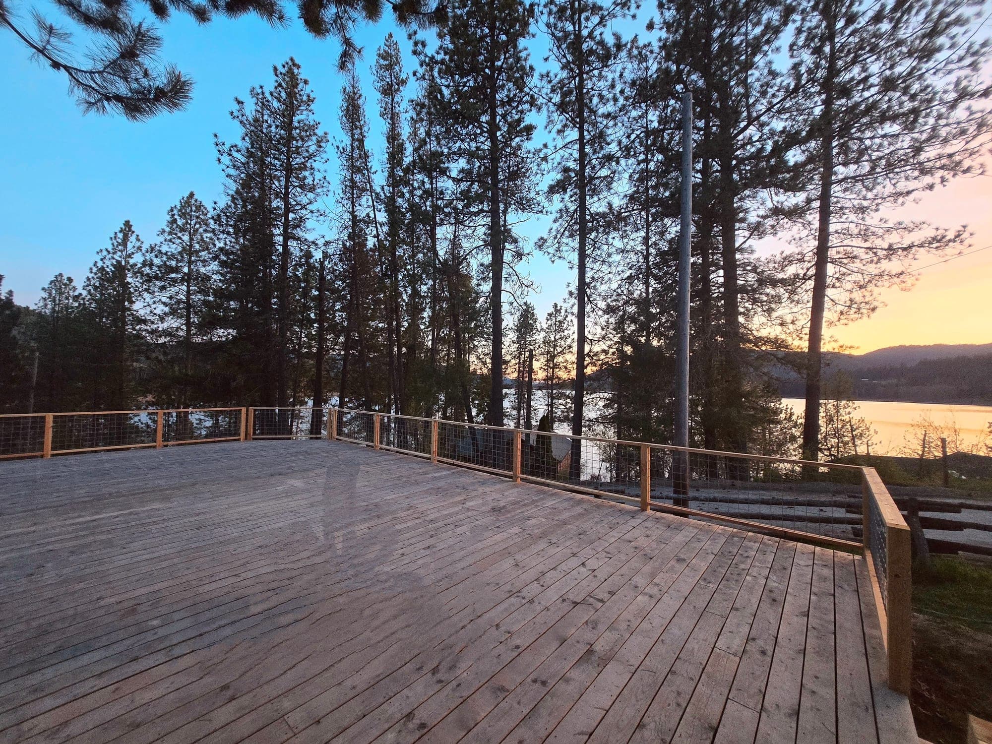 Lakefront wedding ceremony setting at Watson's Lakefront Resort on Rose Lake, Idaho